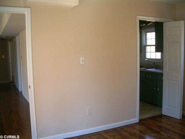5506 Chanson Road Richmond, VA 23237 - Photo 7 of 12 Dining Room - Pic. 2 - Dining Room with two entrances - one from the living room, and one to the kitchen.