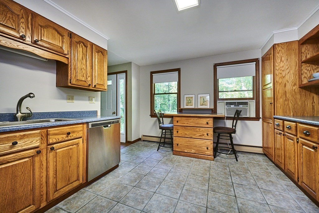 43 Coleman Road Southampton, MA 01073 - Photo 10 of 39 Gallery Image 10