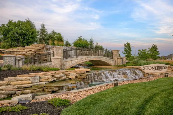 $780,945 | 16377 West 166th Place, Olathe, KS 66062