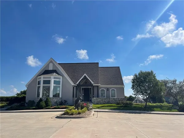 $780,945 | 16377 West 166th Place, Olathe, KS 66062
