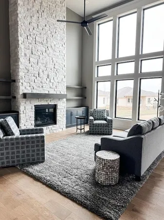 $780,945 | 16377 West 166th Place, Olathe, KS 66062
