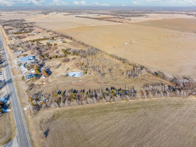 $435,000 | 760 North West Road, Wellington, KS 67152
