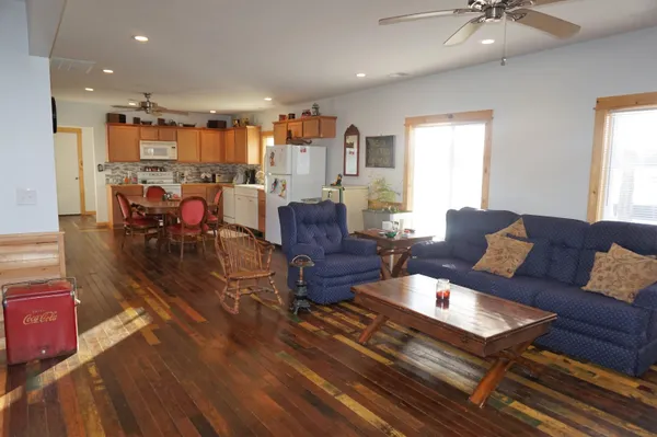 $435,000 | 760 North West Road, Wellington, KS 67152