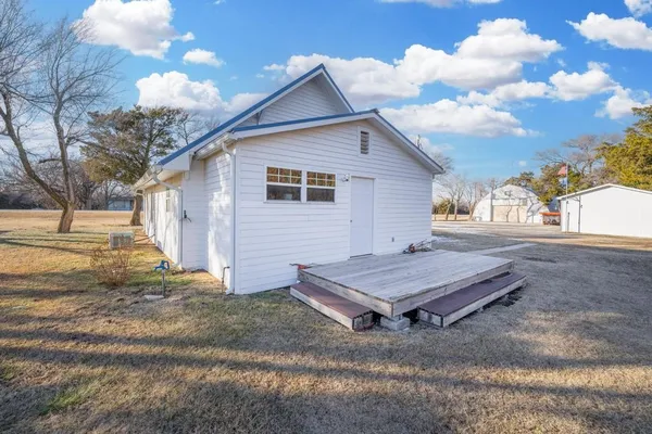 $435,000 | 760 North West Road, Wellington, KS 67152