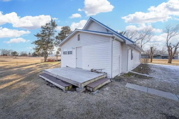 $435,000 | 760 North West Road, Wellington, KS 67152
