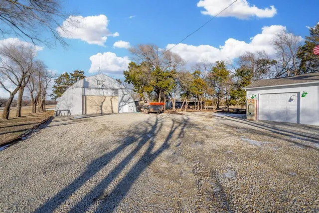 $435,000 | 760 North West Road, Wellington, KS 67152