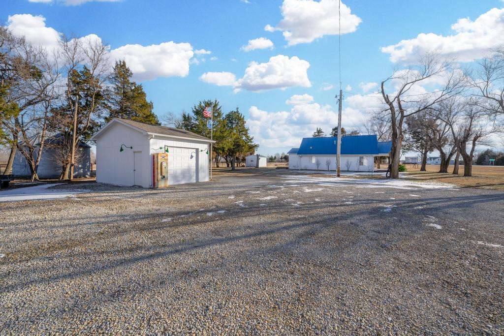 760 North West Road Wellington, KS 67152 - Photo 9 of 29