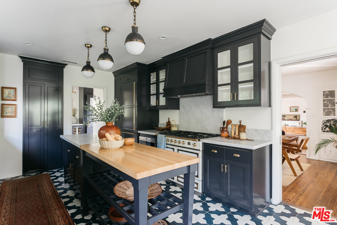 3295 Bennett Drive Los Angeles, CA 90068 - Photo 12 of 53