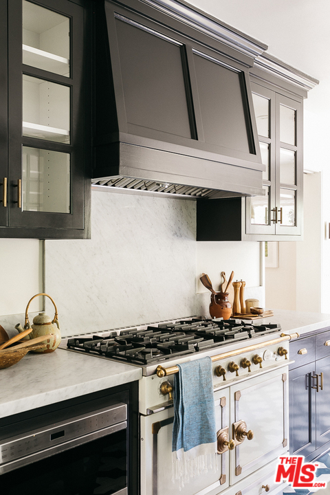 3295 Bennett Drive Los Angeles, CA 90068 - Photo 13 of 53