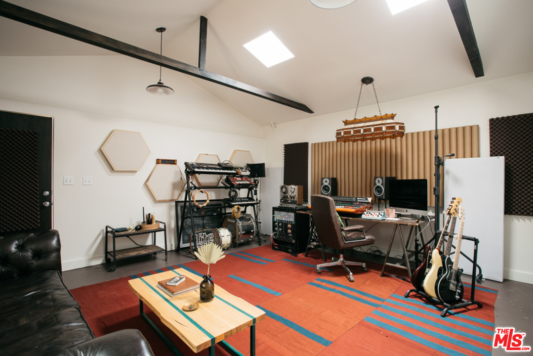 3295 Bennett Drive Los Angeles, CA 90068 - Photo 45 of 53