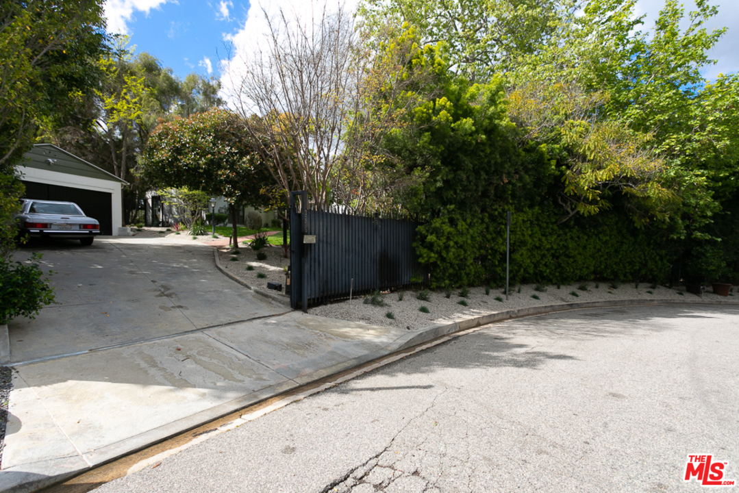 3295 Bennett Drive Los Angeles, CA 90068 - Photo 51 of 53