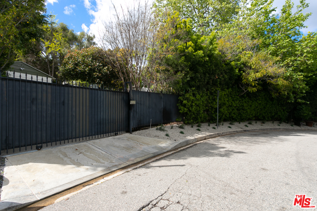 3295 Bennett Drive Los Angeles, CA 90068 - Photo 52 of 53