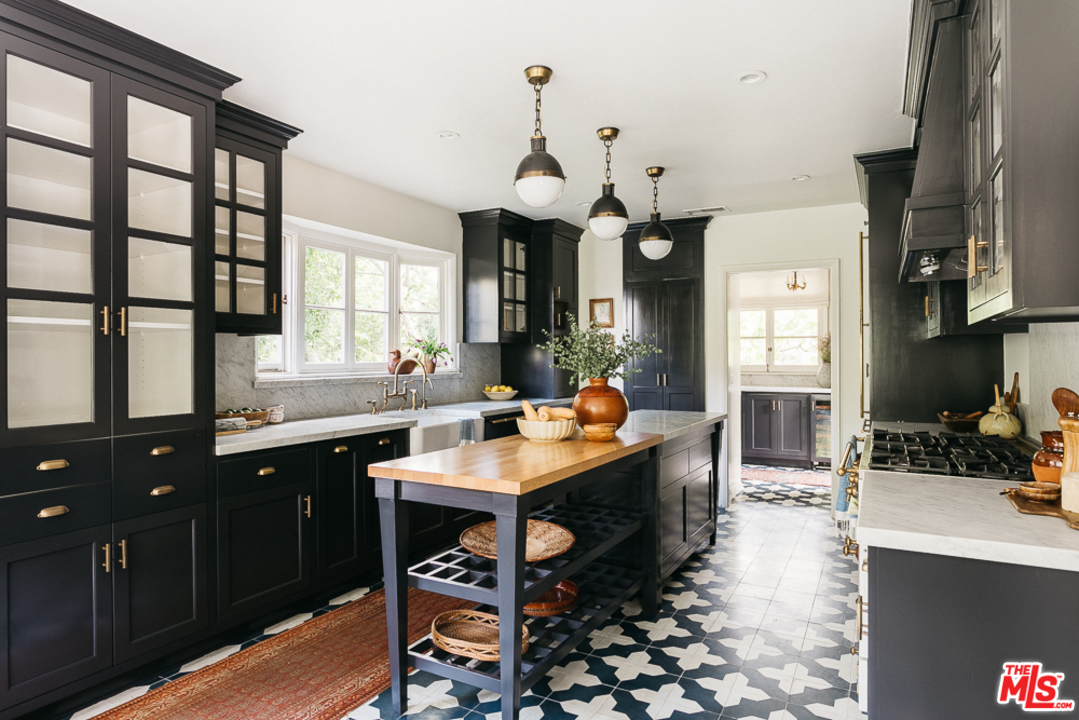 3295 Bennett Drive Los Angeles, CA 90068 - Photo 10 of 53