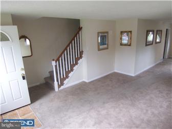 207 Lynn Road Ridley Park, PA 19078 - Photo 2 of 12 Living Room