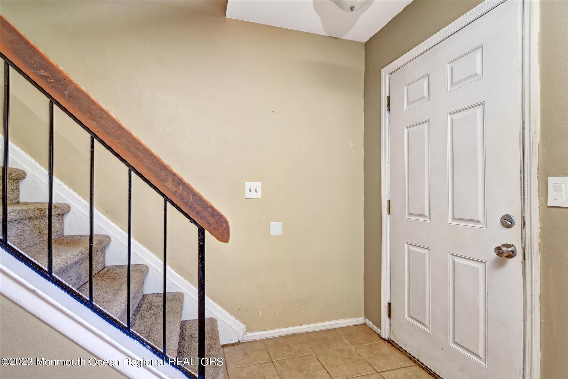 1032 Sawmill Road, Unit 26 Brick, NJ 08724 - Photo 2 of 18 05-Foyer