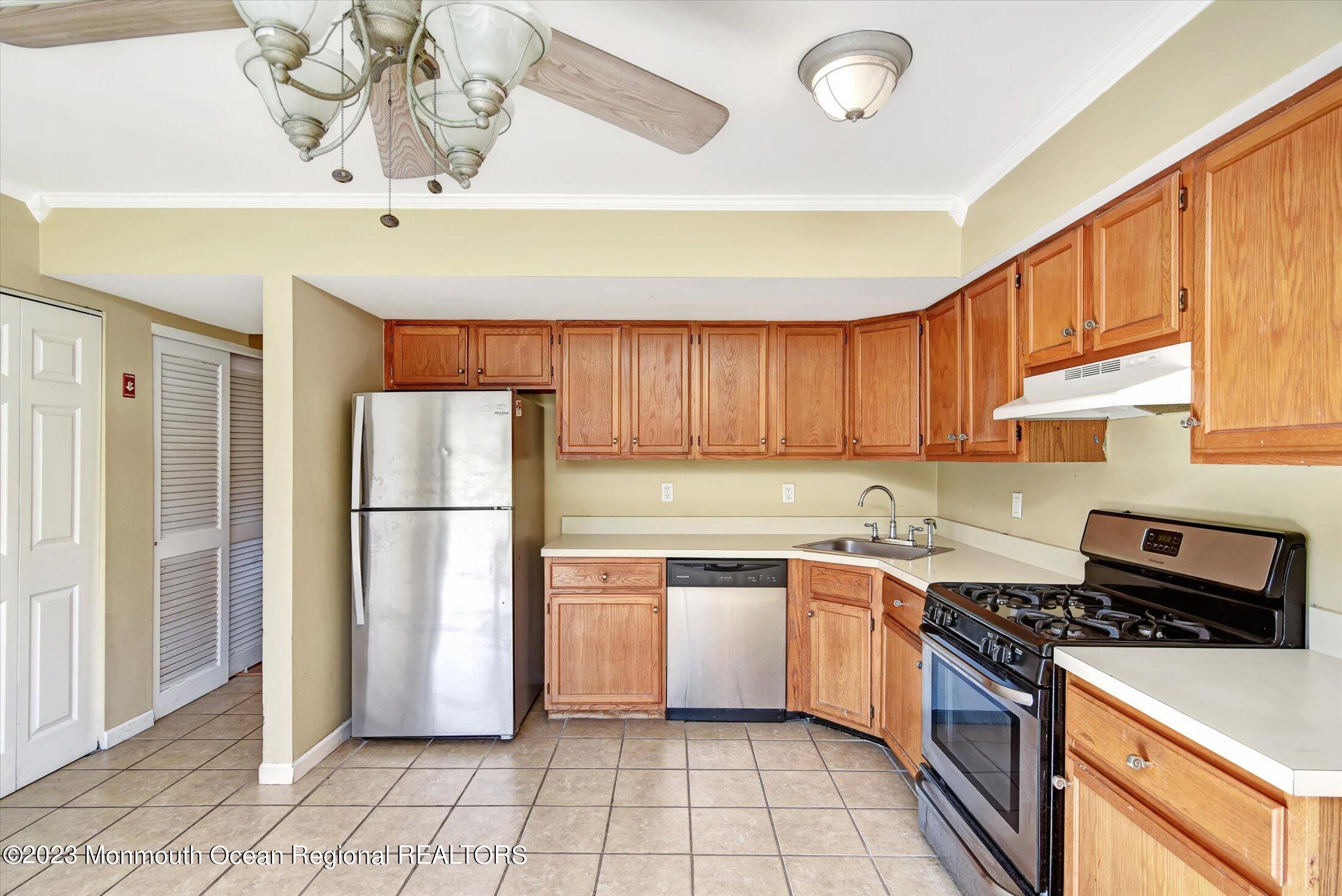 1032 Sawmill Road, Unit 26 Brick, NJ 08724 - Photo 6 of 18 15-Kitchen