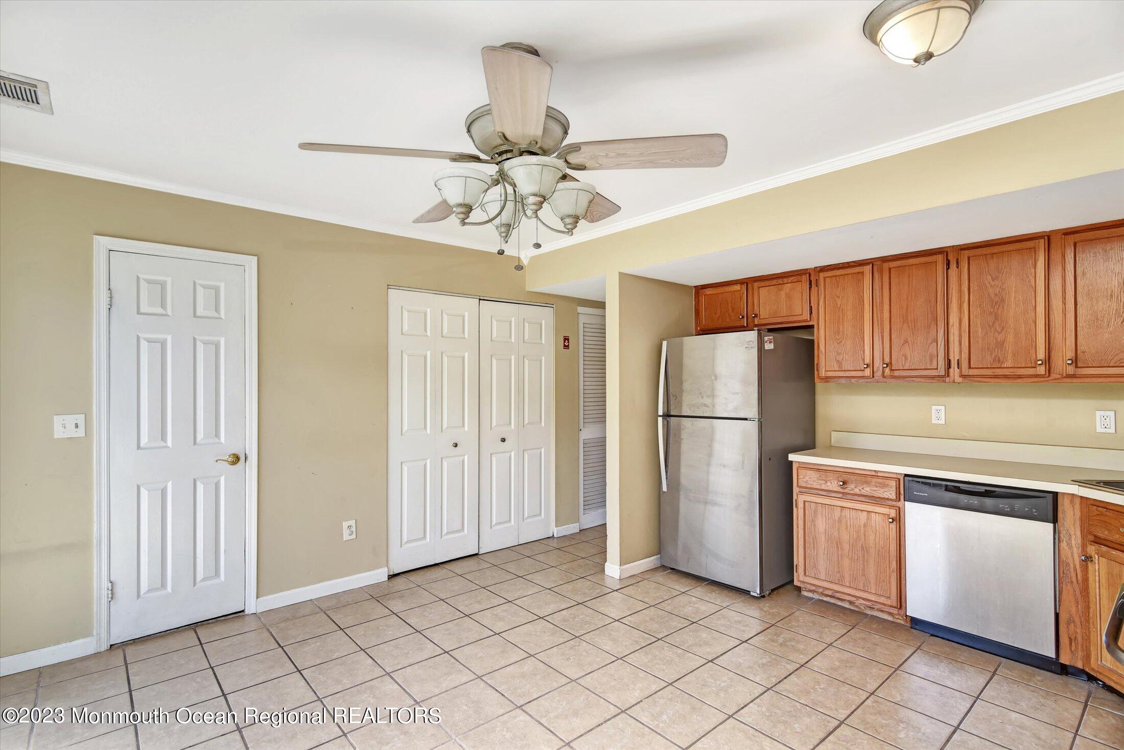 1032 Sawmill Road, Unit 26 Brick, NJ 08724 - Photo 7 of 18 16-Kitchen