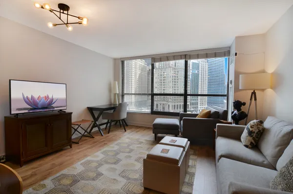 $2,700 | 405 North Wabash Avenue, Unit 609, Chicago, IL 60611