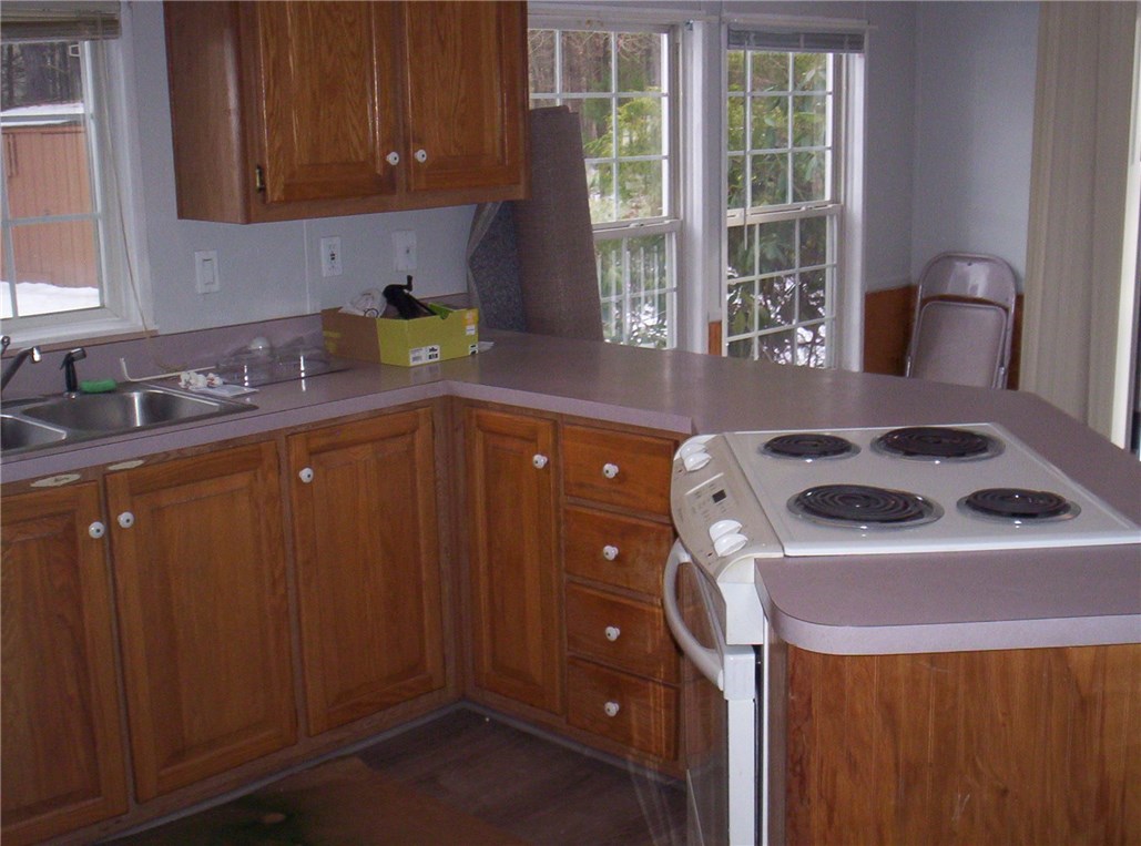 4 Sandra Circle Coventry, RI 02816 - Photo 9 of 26 Gallery Image 9