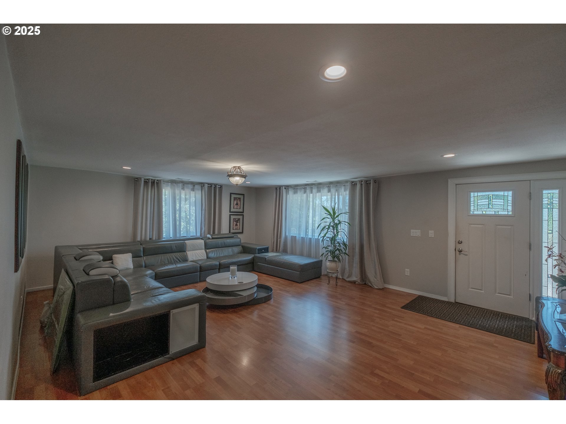 2225 Molalla Road Woodburn, OR 97071 - Photo 25 of 48 a living room with furniture and a wooden floor