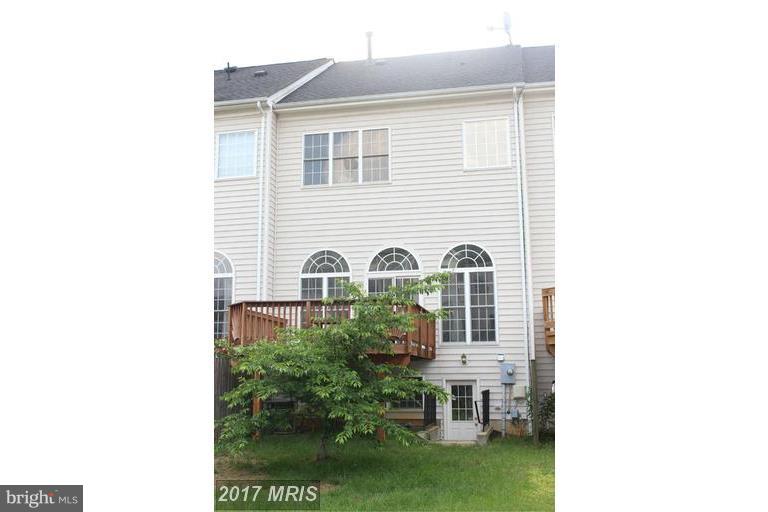 24656 Nettle Mill Square Stone Ridge, VA 20105 - Photo 2 of 22 Exterior (Rear)