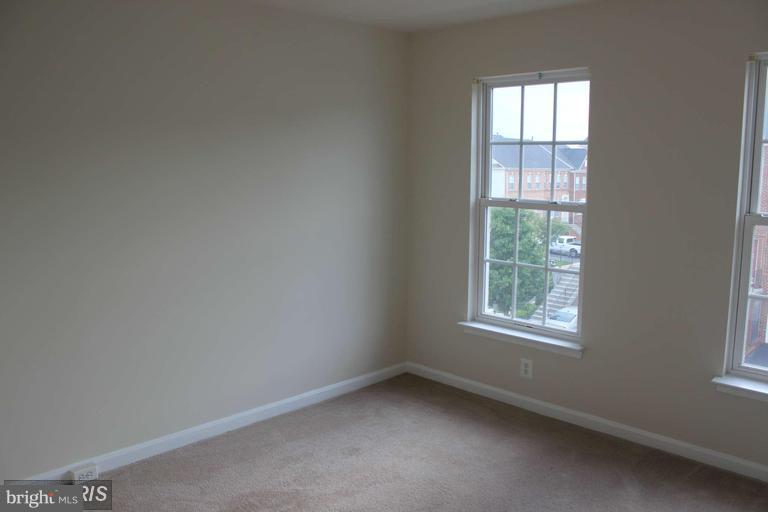 24656 Nettle Mill Square Stone Ridge, VA 20105 - Photo 19 of 22 Bedroom