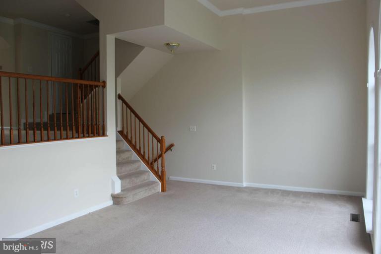 24656 Nettle Mill Square Stone Ridge, VA 20105 - Photo 6 of 22 Family Room