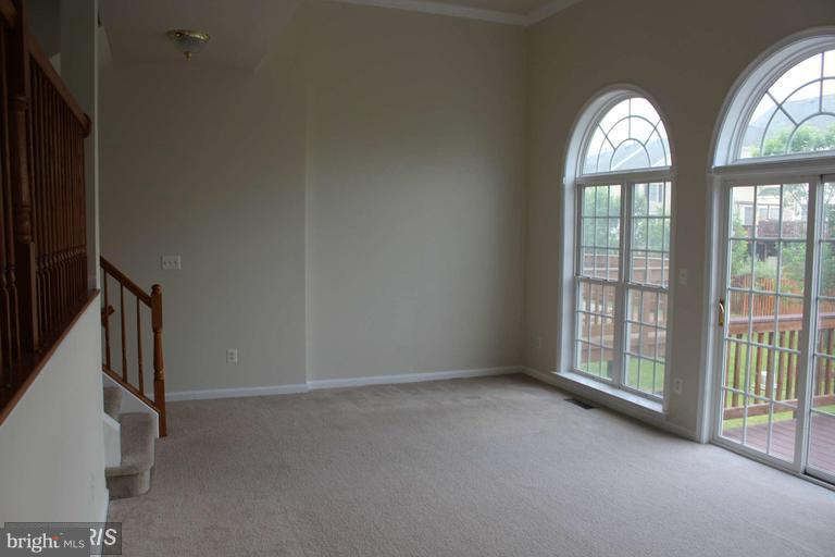 24656 Nettle Mill Square Stone Ridge, VA 20105 - Photo 7 of 22 Family Room