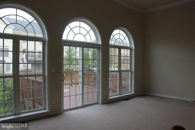 24656 Nettle Mill Square Stone Ridge, VA 20105 - Photo 8 of 22 Family Room