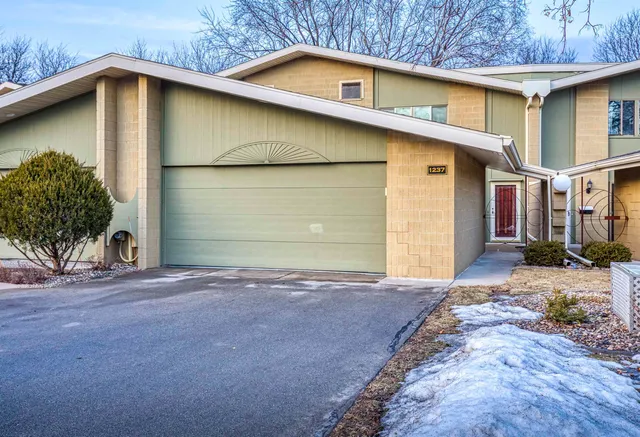 $234,500 | 1237 West Nicolet Circle, Appleton, WI 54914