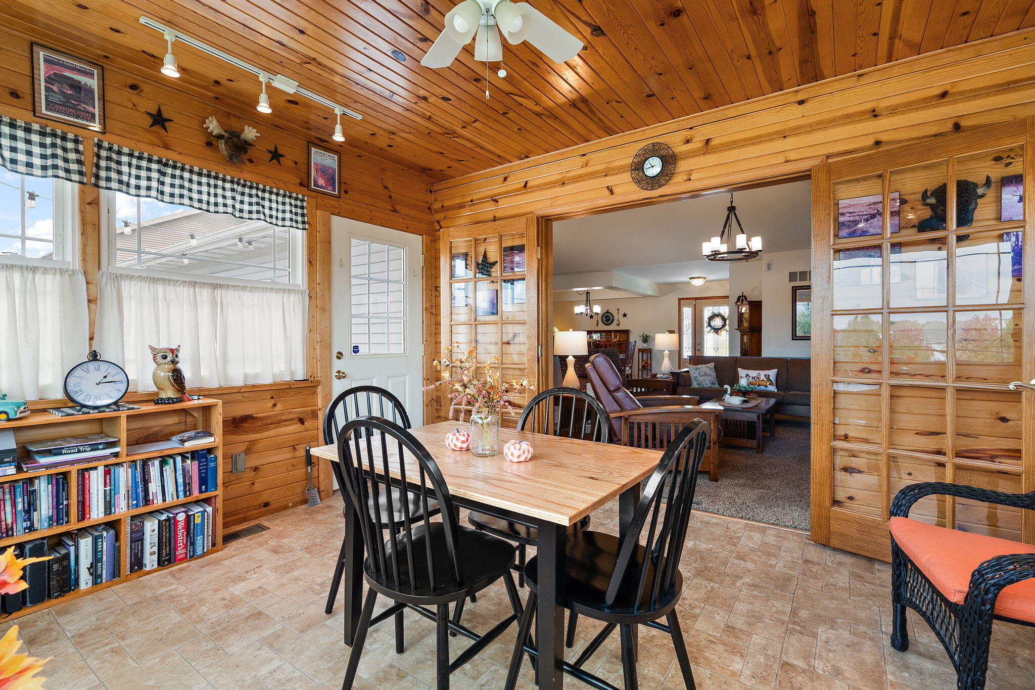 300 West 126th Place Crown Point, IN 46307 - Photo 11 of 23 2048x1365