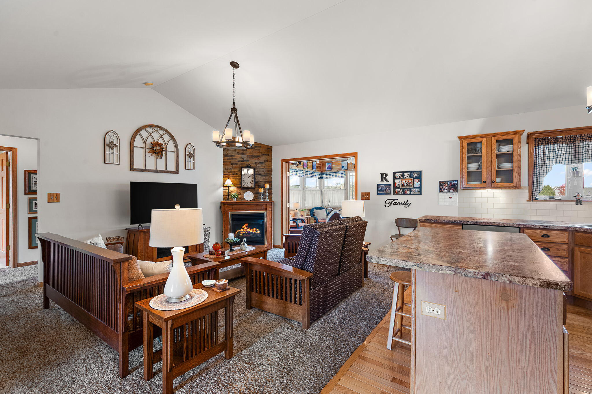 300 West 126th Place Crown Point, IN 46307 - Photo 5 of 23 2048x1365