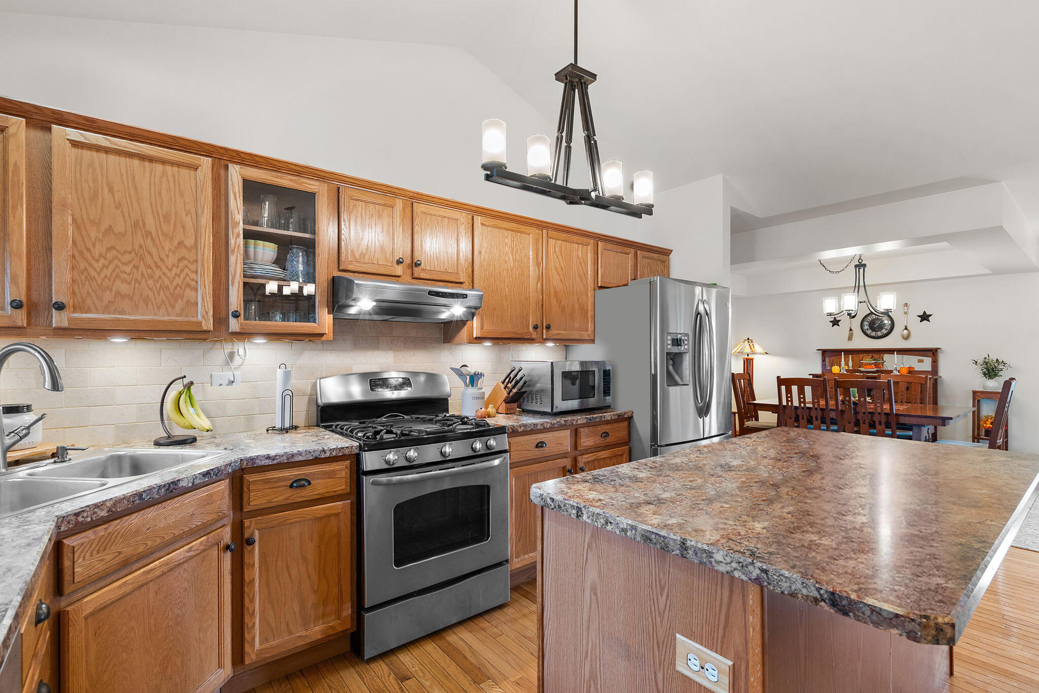 300 West 126th Place Crown Point, IN 46307 - Photo 9 of 23 2048x1365