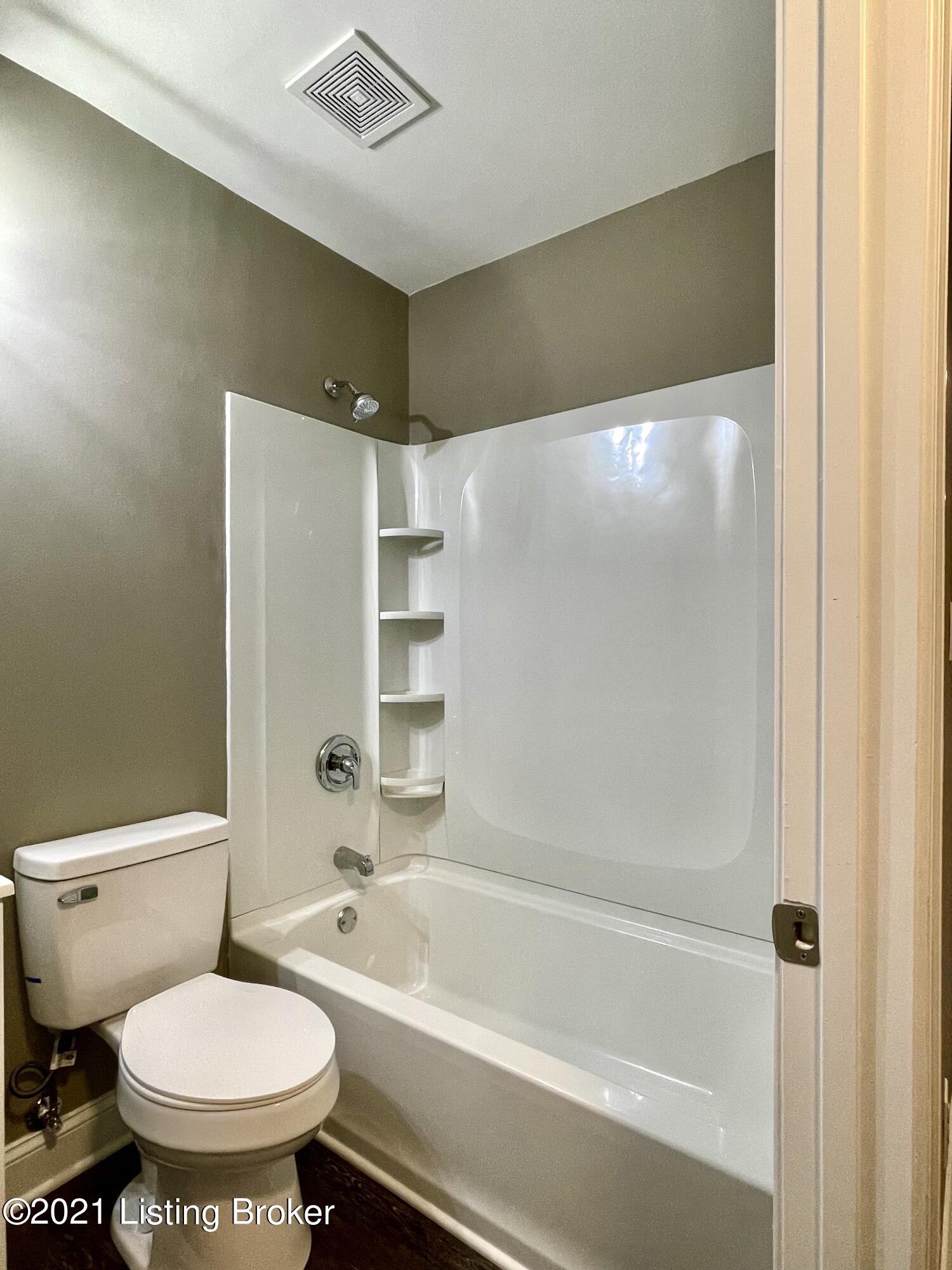 3439 Janell Road Louisville, KY 40216 - Photo 10 of 23 primary bathroom