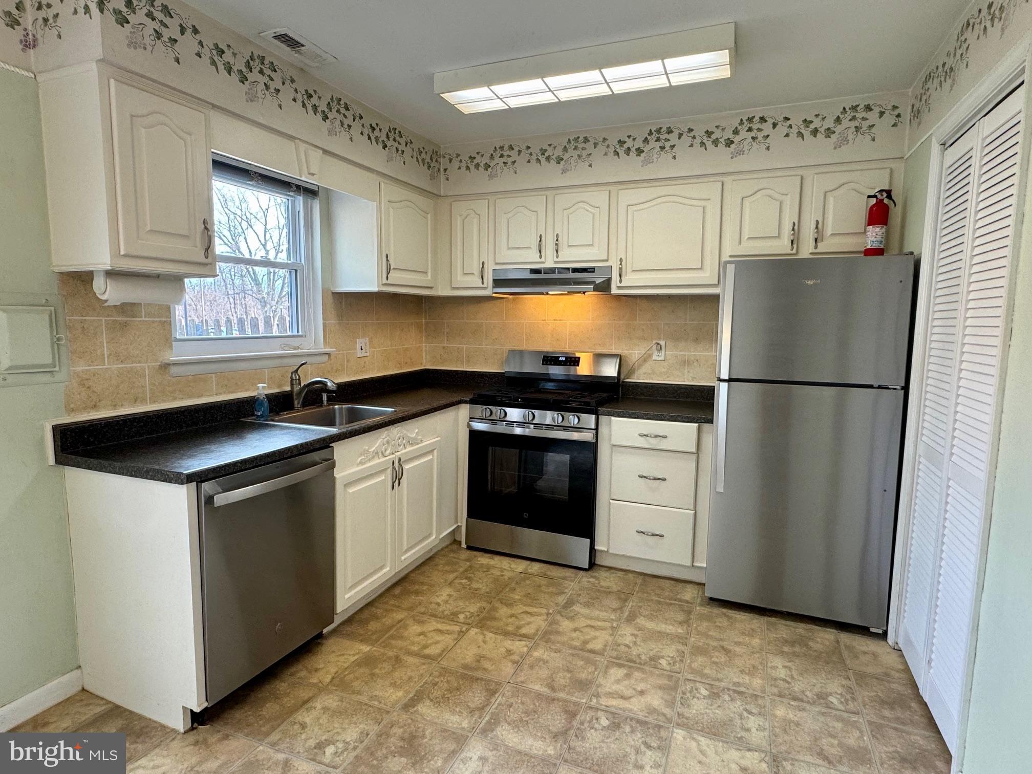 2 Eaves Mill Road Medford, NJ 08055 - Photo 7 of 19 All appliances are included