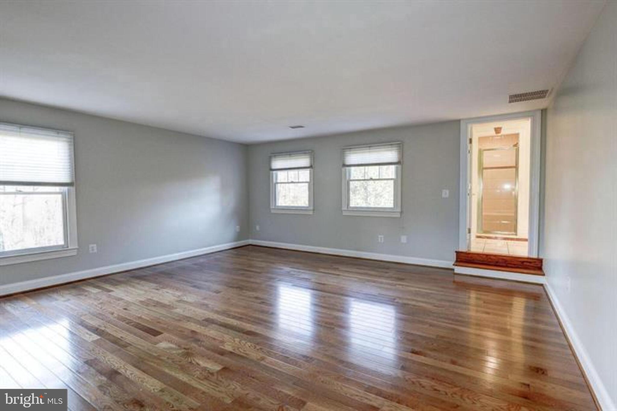 2082 Hunters Crest Way Vienna, VA 22181 - Photo 14 of 31