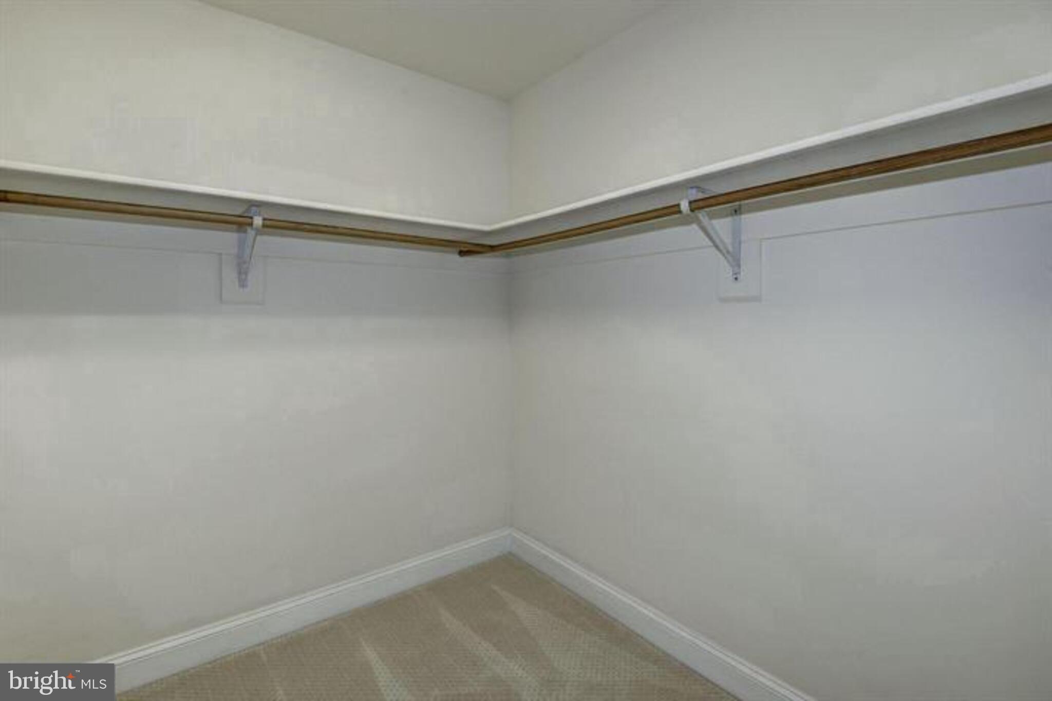 2082 Hunters Crest Way Vienna, VA 22181 - Photo 20 of 31