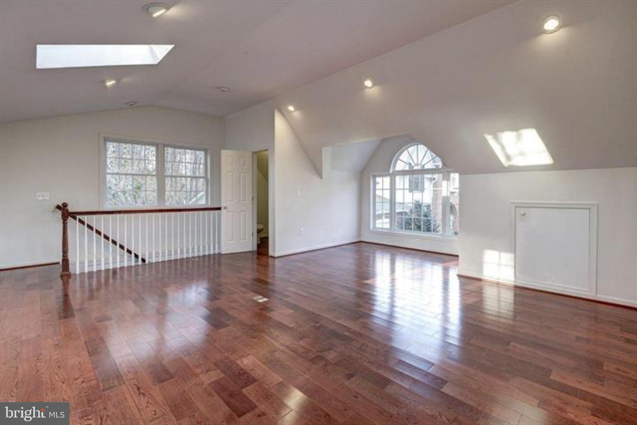 2082 Hunters Crest Way Vienna, VA 22181 - Photo 22 of 31