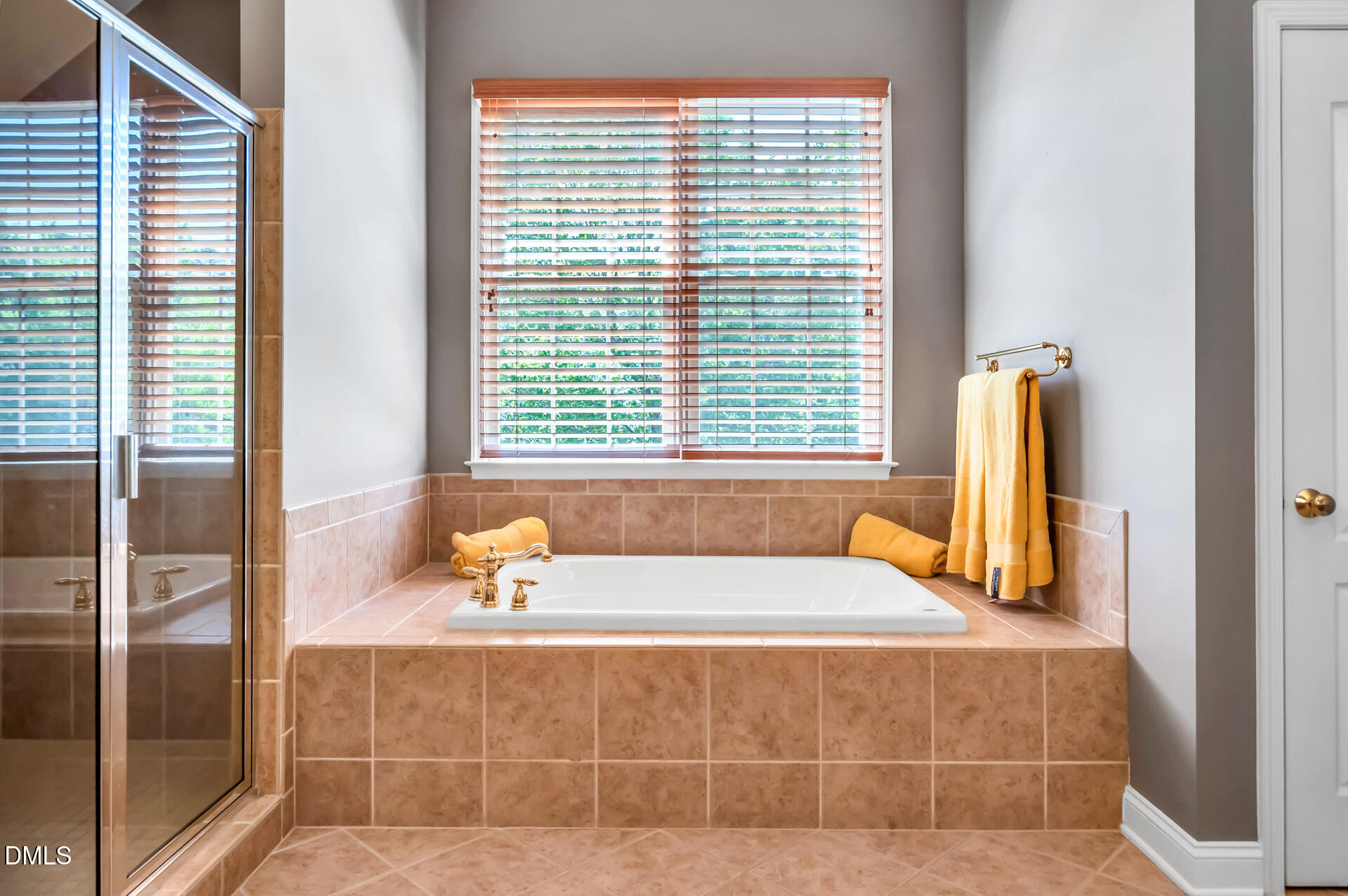 9628 Club Valley Way Raleigh, NC 27617 - Photo 27 of 59 FAR_3596