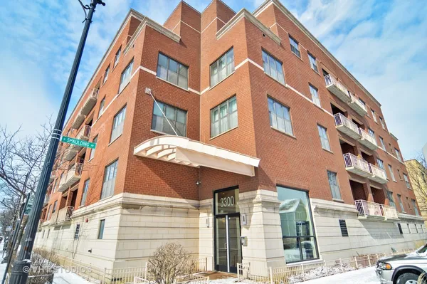 $2,500 | 3300 West Irving Park Road, Unit M3, Chicago, IL 60618