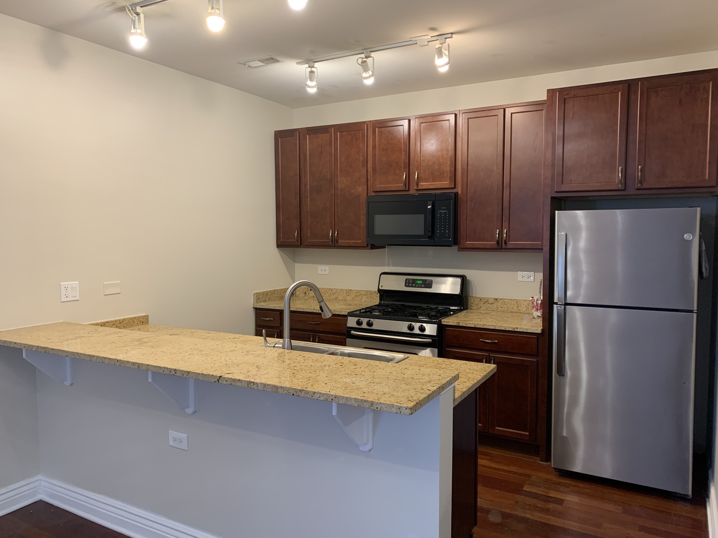 3300 West Irving Park Road, Unit M3 Chicago, IL 60618 - Photo 4 of 12