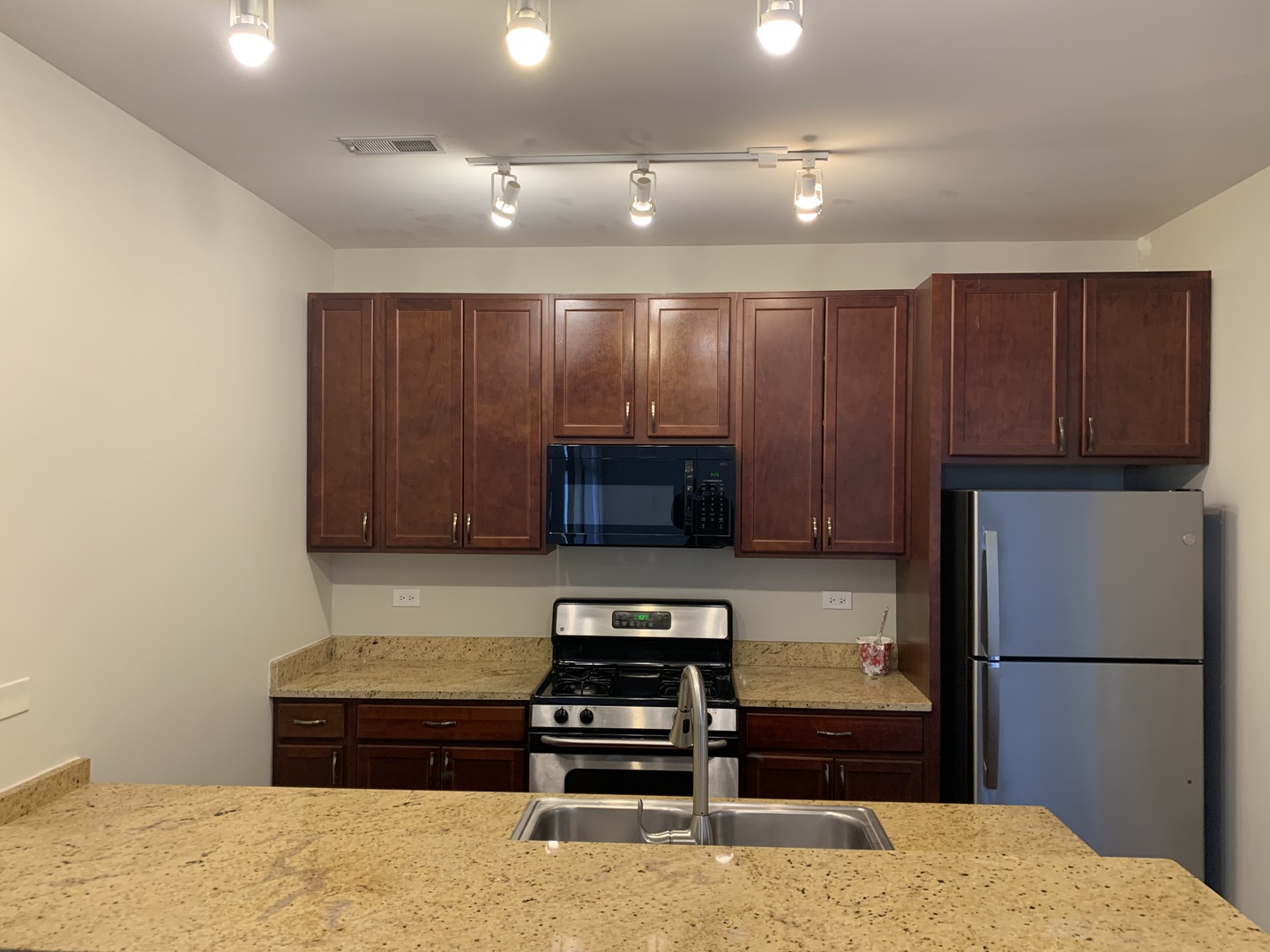3300 West Irving Park Road, Unit M3 Chicago, IL 60618 - Photo 6 of 12