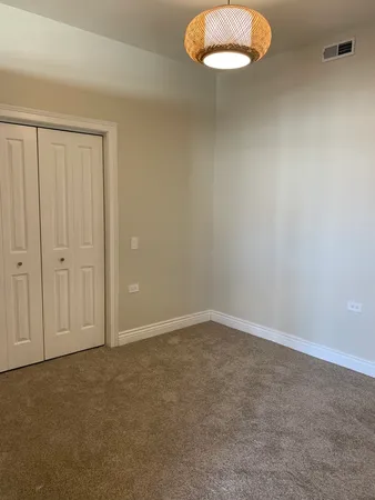 $2,500 | 3300 West Irving Park Road, Unit M3, Chicago, IL 60618