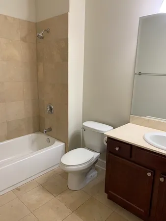 $2,500 | 3300 West Irving Park Road, Unit M3, Chicago, IL 60618