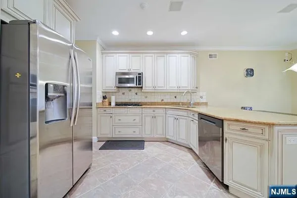 $6,500 | 2 Candlewood Drive, Old Tappan, NJ 07675