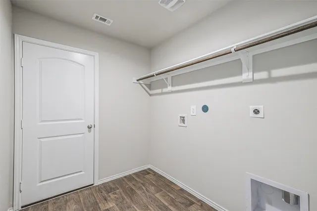 a view of utility room