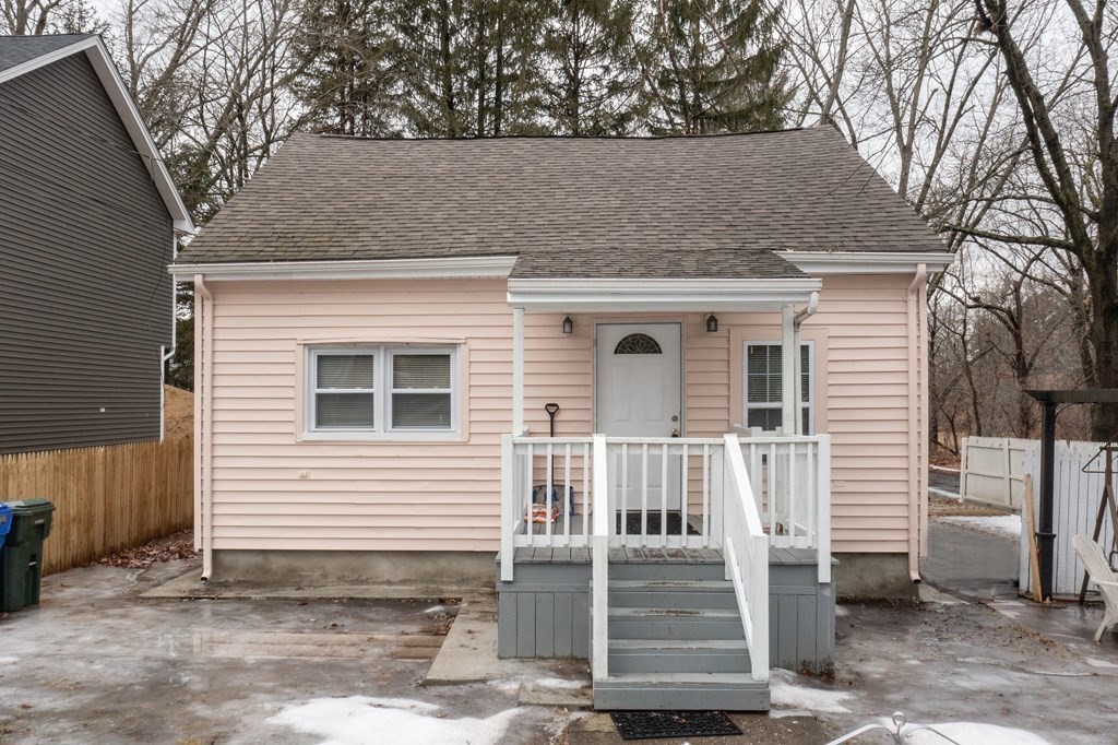 146 Temby Street Springfield, MA 01119 - Photo 1 of 25 Gallery Image 1