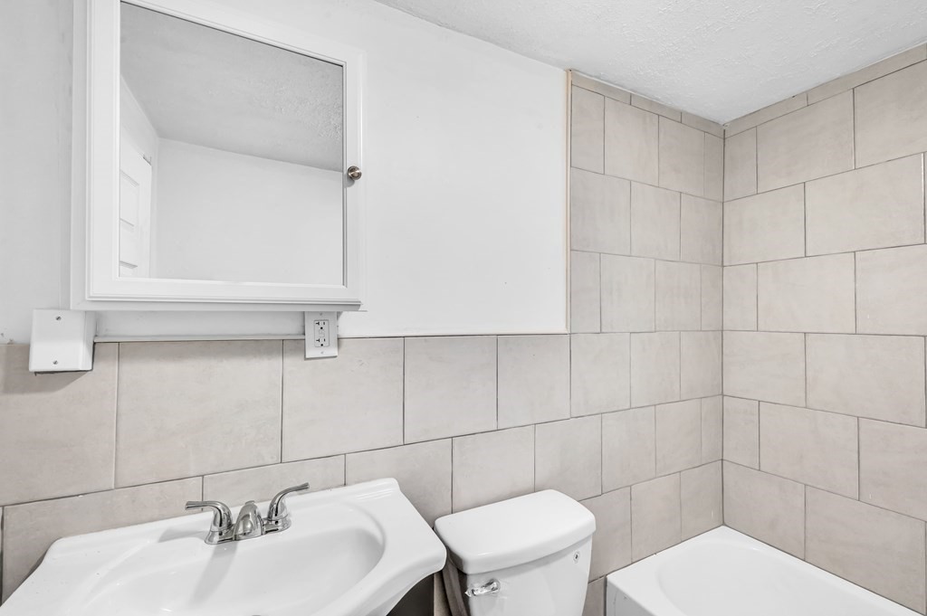 146 Temby Street Springfield, MA 01119 - Photo 20 of 25 Gallery Image 20