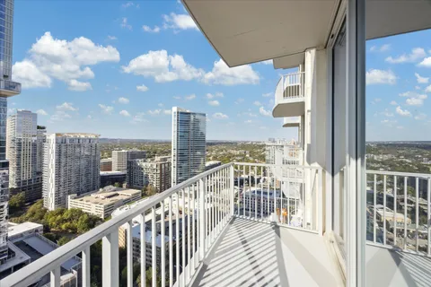 a building view with outdoor space