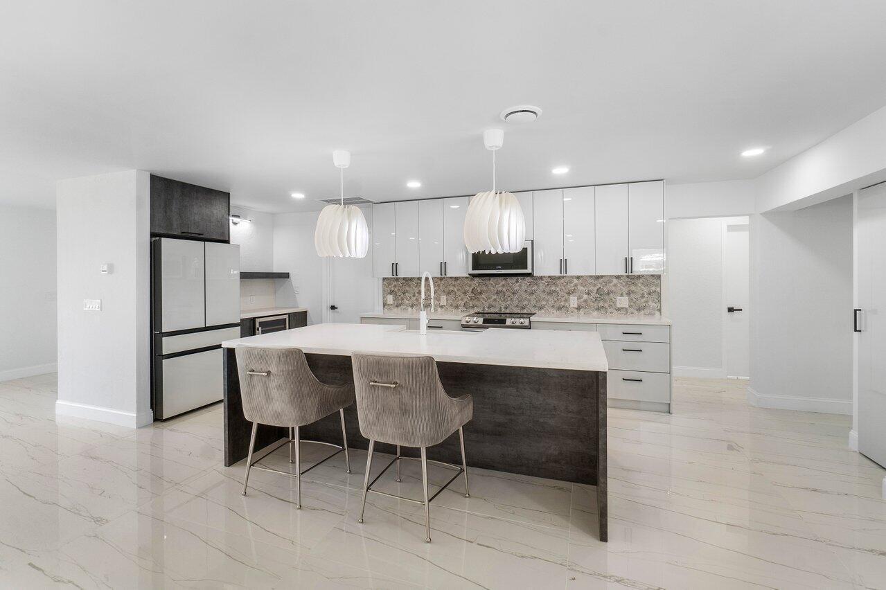 1200 Southwest 8th Street Boca Raton, FL 33486 - Photo 11 of 34 011-1200Southwest8thStreet-BocaRaton-FL-